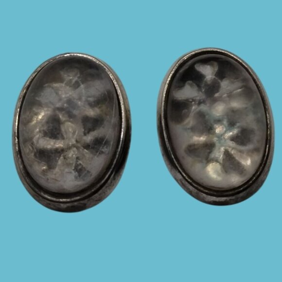 Oval Silver Tone Clip On Earrings Floral Design Eerie Iridescent Whimsygoth - Picture 1 of 5